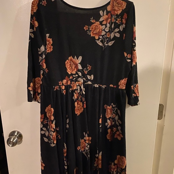 Floral Super Soft dress - Picture 3 of 3